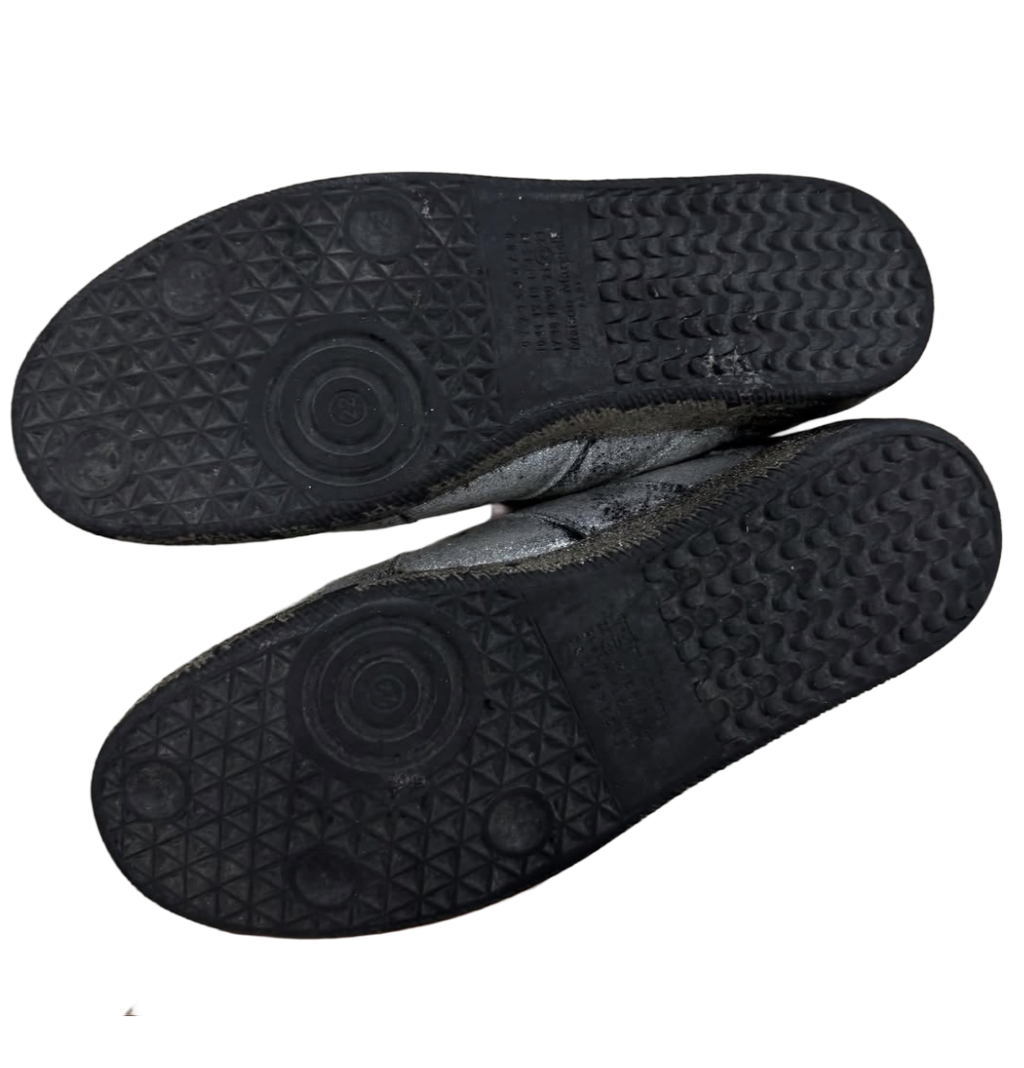 MAISON MARGIELA GAT LOW “BLACK GLITTER”